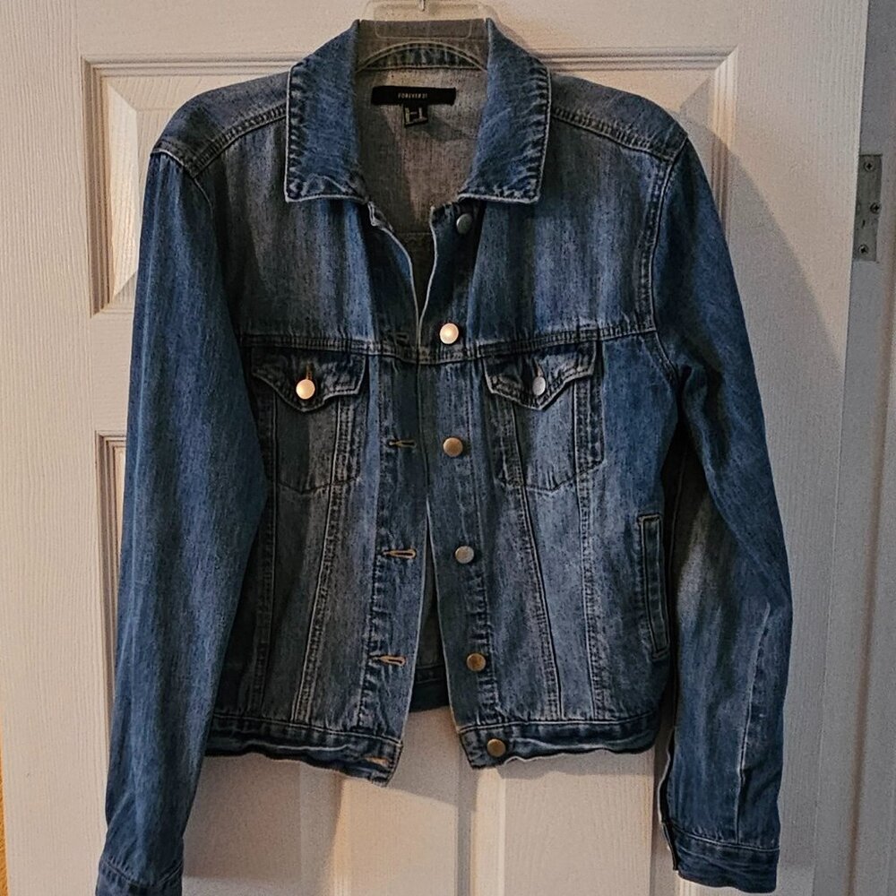 Forever 21 Jeans Jacket Size M